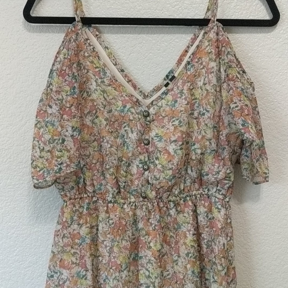 Open Shoulder Hi- Low Flower Dras - Picture 2 of 2